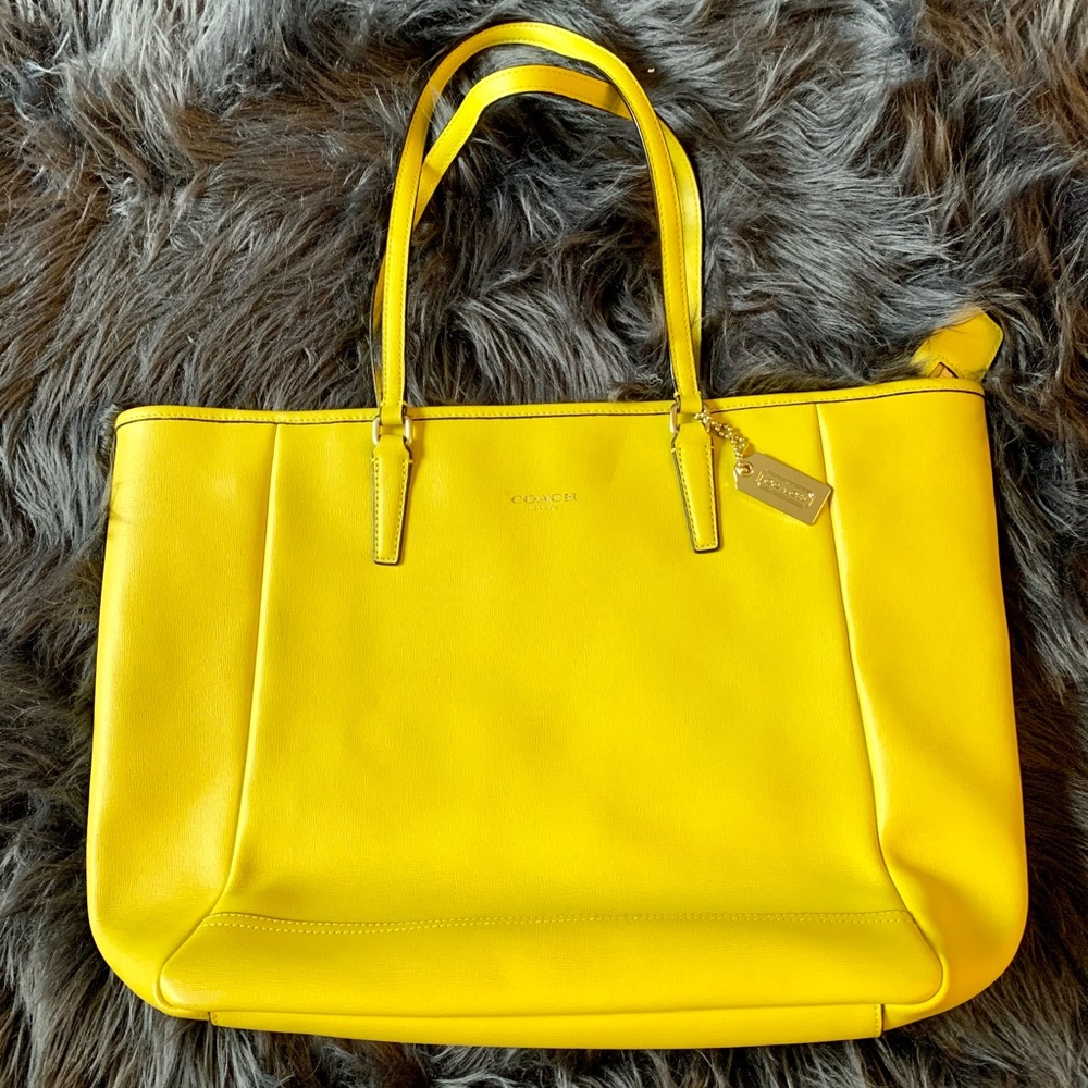 Coach tote bag (gently used)